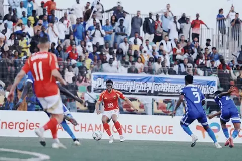 رحلة استغرقت 6 ساعات.. بعثة الأهلي تصل القاهرة بعد حسم التأهل لنصف نهائي الأبطال